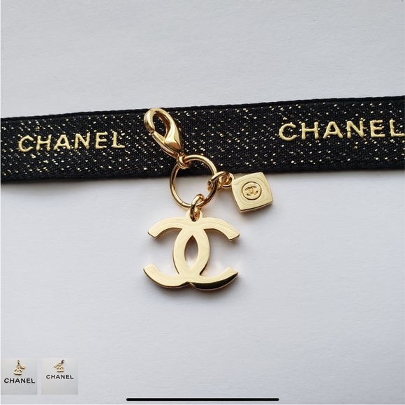 Authentic CHANEL CC Holiday Double Charm Pendant - Picture 1 of 4